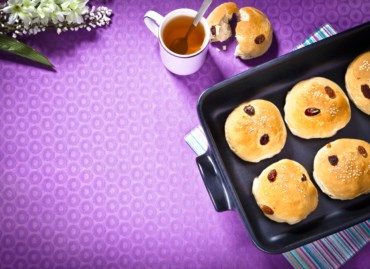 Raisin bread with honey