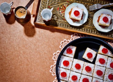 Samali (Semolina cake in syrup)