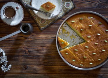 Sweet Semolina Cake – Ravani with yoghurt and malotira