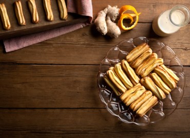 Loukoumades with peanuts