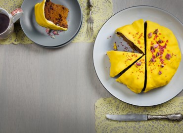Cake with sweet yellow pumpkin, raisins, cardamom and ginger