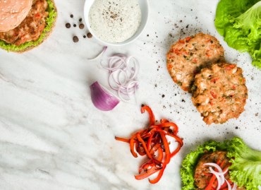 Chicken Burger Patties with yoghurt dip
